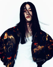 Load image into Gallery viewer, 〈 NAVY VELVET / SAMURAI / COCK FIGHTING 〉 N26-SK02-A / Souvenir Jacket / Embroidery colorful