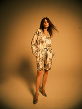 Load image into Gallery viewer, 〈ONE HUDRED TIGERS / WHITE / WHITE TIGER〉 N25-SCSPT02 / Tuck Short Pants
